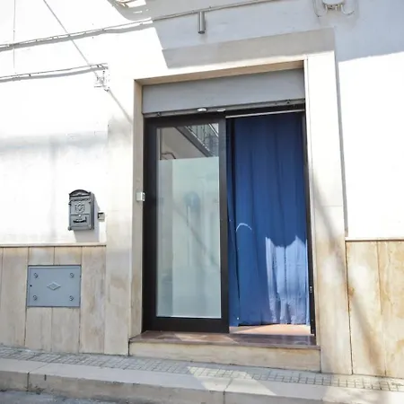 Casa Victoria アパート オストゥーニ
